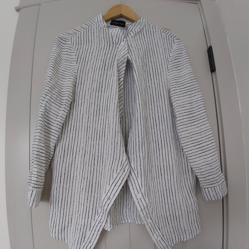 Mustard Seed Cold Shoulder Stripe Shirt. - Picture 4 of 4